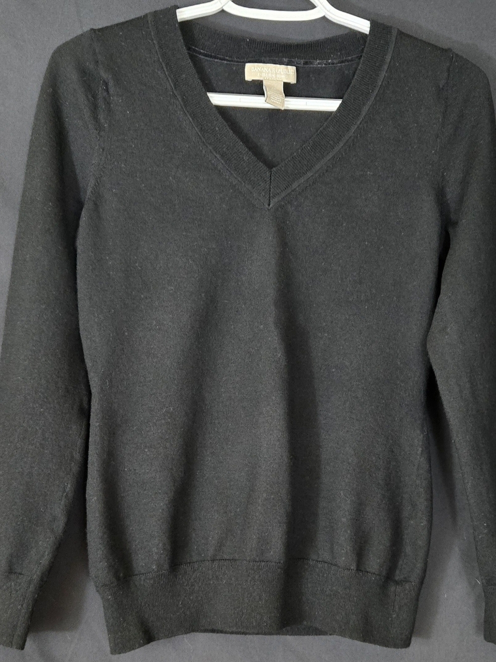 Banana Republic Men’s Black V-Neck Sweater#669